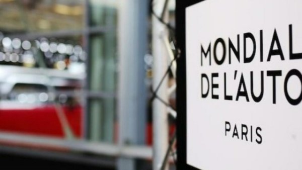 Не може да се отрече, че Parc Expo във Версай ще бъде повод за демонстрация на сила от китайски автомобили. Както е известно, през юли Европейският съюз въведе високи мита върху електрическите им варианти. Наред с присъстващите обаче неминуемо тежи списъкът с отсъстващите марки &ndash; най-вече изненадата идва от Seat и Cupra плюс Hyundai. Към тях добавяме Jeep, Nissan, Suzuki, Volvo, Polestar и Mercedes.